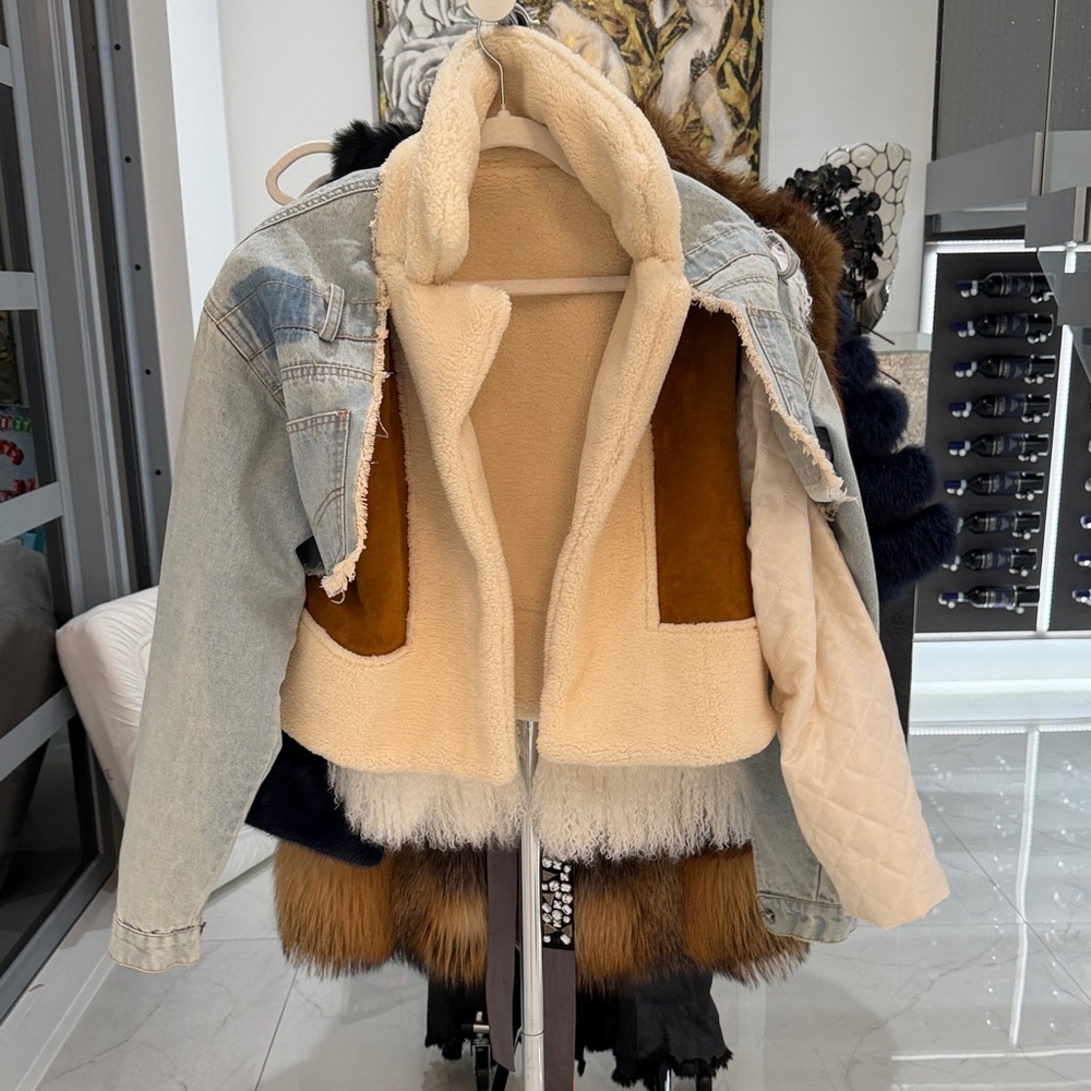Cream Sherpa-Lined Denim Jacket with Brown Suede Accents